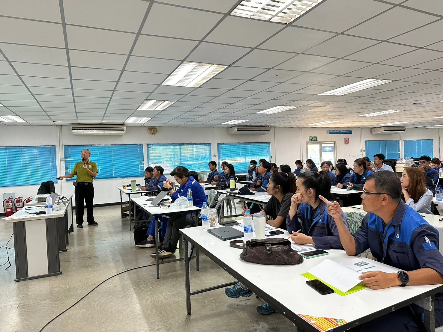 Read more about the article ภาพกิจกรรมการอบรมหลักสูตร “การวิเคราะห์ดินและใช้ปุ๋ย” ณ บริษัท อินทิเกรทเต็ด รีเสิร์ช เซ็นเตอร์ จำกัด